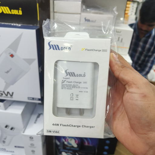 SM Gold Vi44 44W Charger With cable